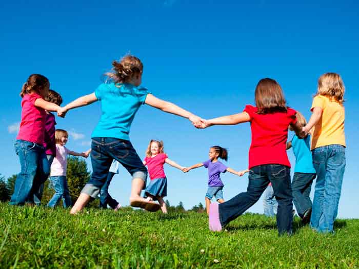 بازی کردن چه تأثیراتی در رشد کودکان دارد؟